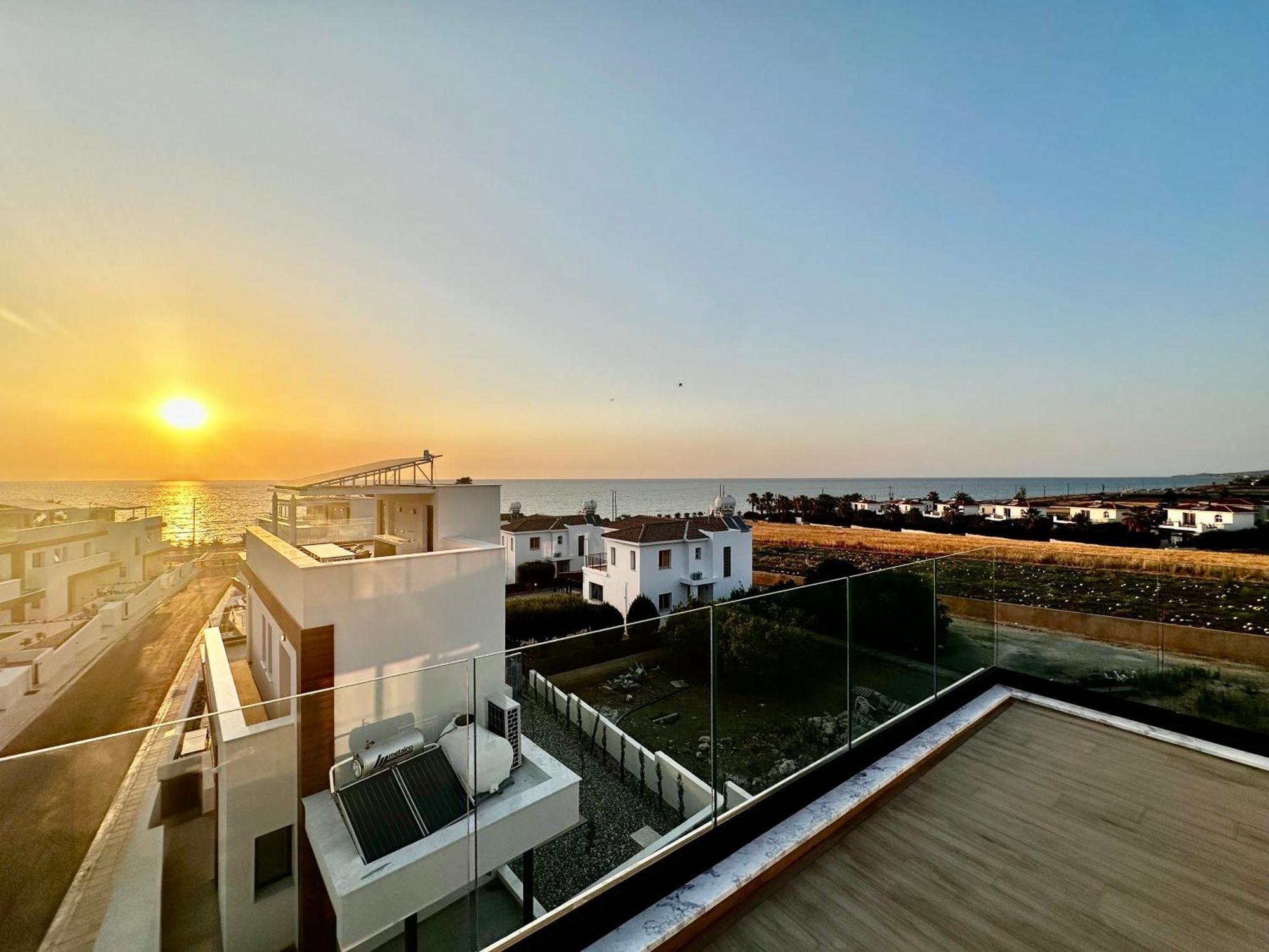 Santa Barbara Seafront Villas W Jacuzzi Pool Paphos Buitenkant foto