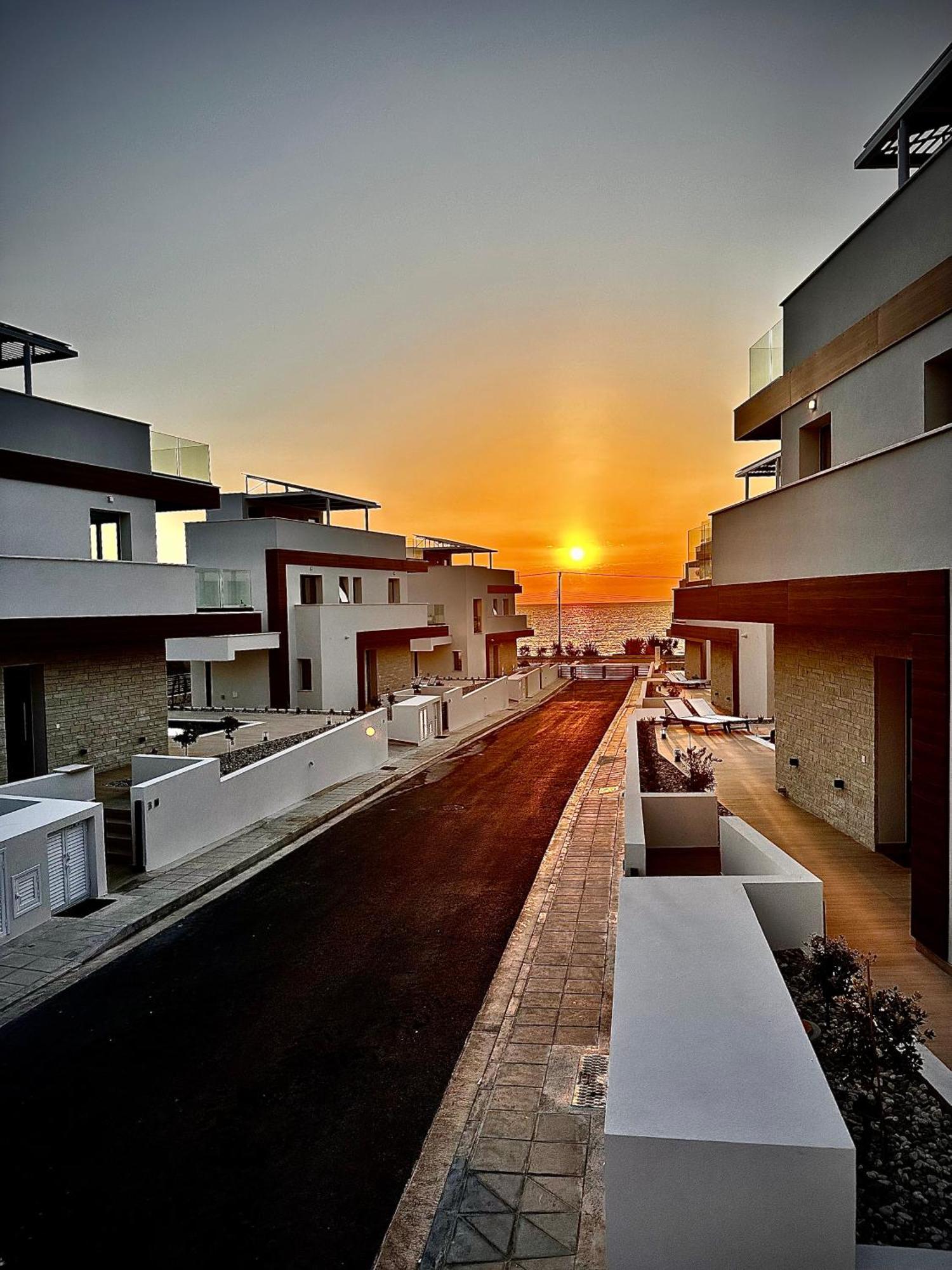 Santa Barbara Seafront Villas W Jacuzzi Pool Paphos Buitenkant foto